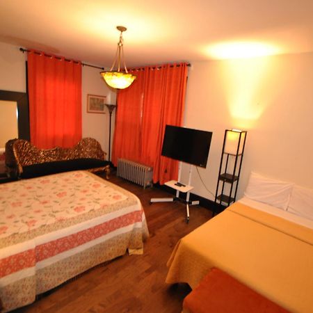 Ewr Airport Multilevel Guest House Room With 2-3 Beds Newark Bagian luar foto