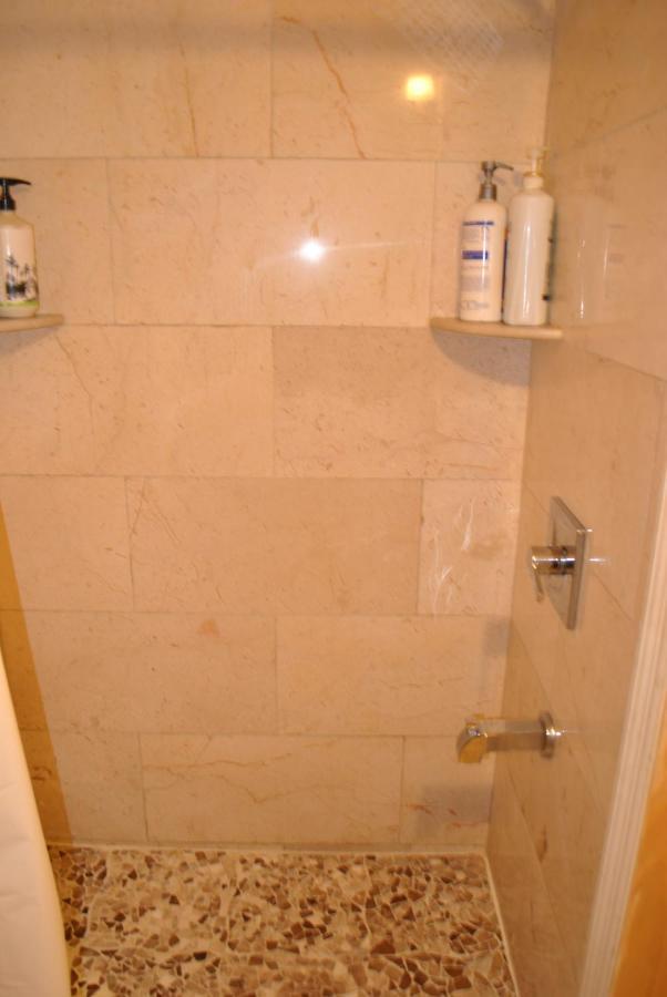 Ewr Airport Multilevel Guest House Room With 2-3 Beds Newark Bagian luar foto