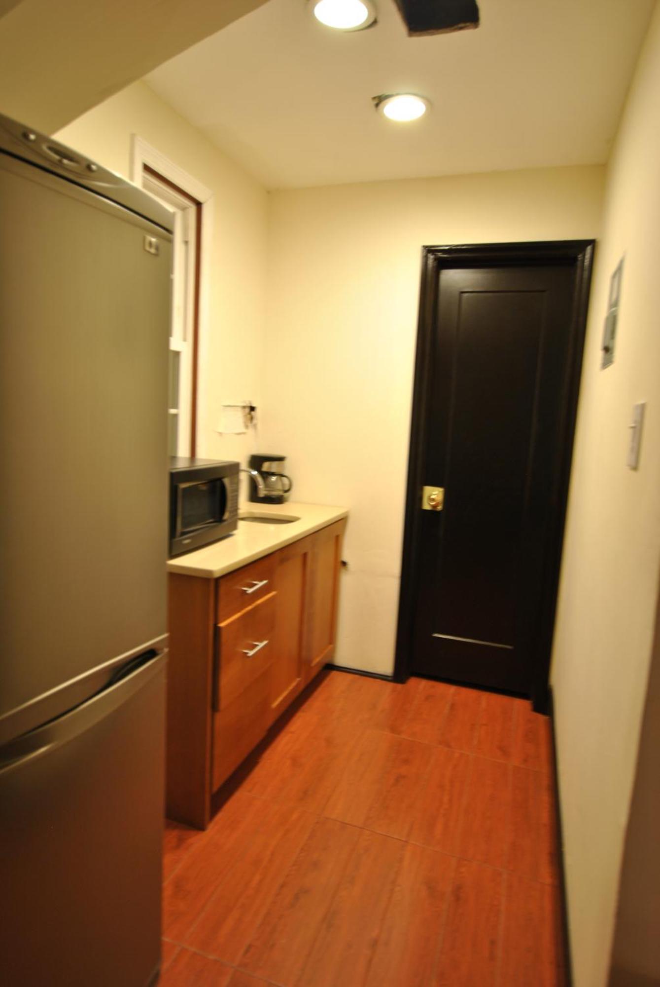Ewr Airport Multilevel Guest House Room With 2-3 Beds Newark Bagian luar foto