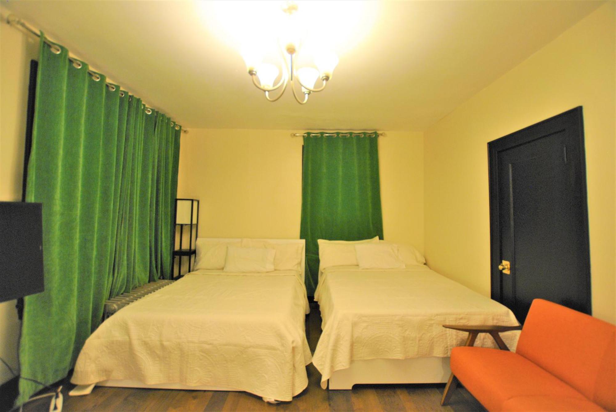 Ewr Airport Multilevel Guest House Room With 2-3 Beds Newark Bagian luar foto